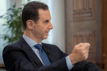 الغارديان: بشار الأسد يتعلم الروسية ويريد العودة لعمله السابق بطب العيون