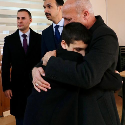 السفارة العراقيَّة في أنقرة تعلن إعادة طفل عراقي مختطف من قبل داعش منذ 2014 إلى ذويه