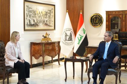 رئيس مجلس القضاء الأعلى يبحث مع وفد من العدل السويدية قضايا الجرائم العابرة للحدود