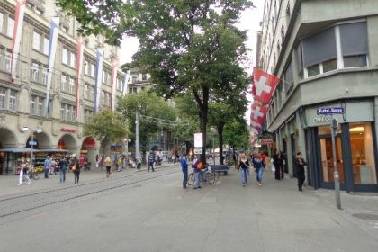 الخارجية ترحب بقرار الحكومة السويسرية رفع حظر السفر المفروض على عدد من المدن العراقية