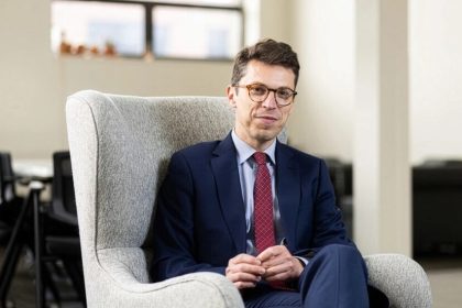 مقتل أستاذ طاقة نووية أمريكي قرب بوسطن بطلق ناري