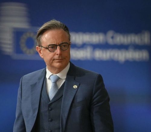 رئيس وزراء بلجيكا يرفض تحميل بلاده وحدها مخاطر استخدام الأصول الروسية المجمدة