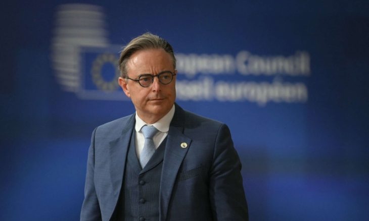 رئيس وزراء بلجيكا يرفض تحميل بلاده وحدها مخاطر استخدام الأصول الروسية المجمدة