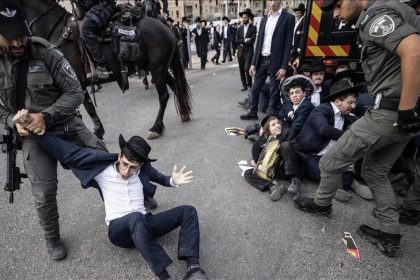 تصعيد غير مسبوق.. مروحية تتدخل لفض اشتباكات الشرطة والحريديم في القدس