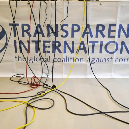 ​العراق يدعو مُنظَّمة الشفافيَّة الدوليَّة إلى اعتماد فرع وطني لها في بغداد