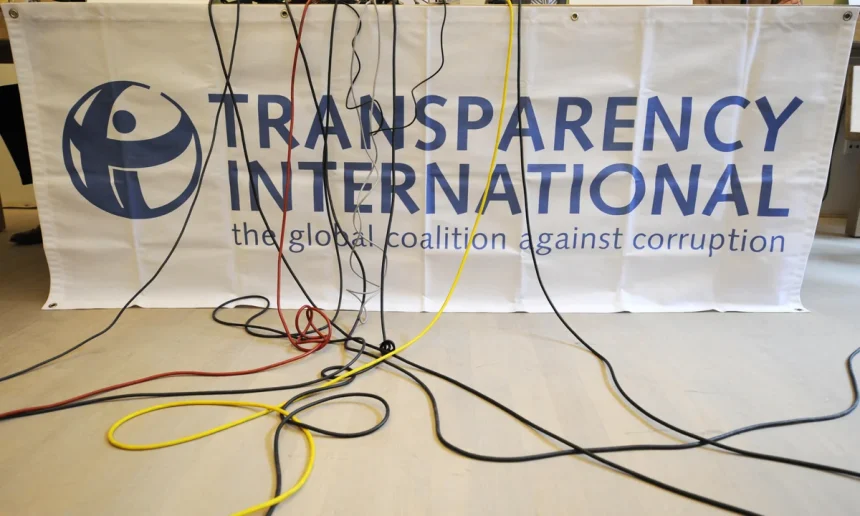 ​العراق يدعو مُنظَّمة الشفافيَّة الدوليَّة إلى اعتماد فرع وطني لها في بغداد