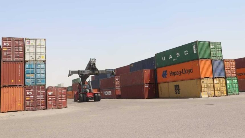 العراق يضبط شحنات كبيرة من الأدوية المهربة مخفية خلف مواد رخيصة الثمن بميناء أم قصر