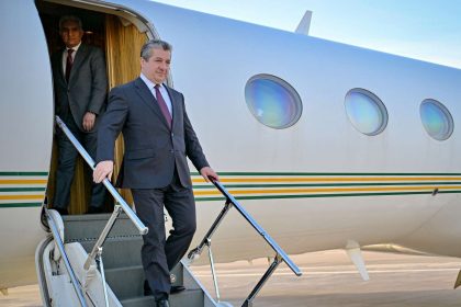 رئيس حكومة إقليم كردستان مسرور بارزاني يصل الى مصر في زيارة رسمية