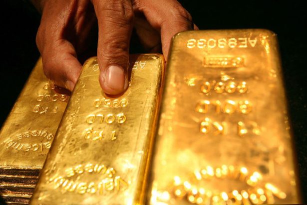 الذهب يسجل مستوى قياسياً جديداً مع تصاعد التوتر بين أميركا وفنزويلا