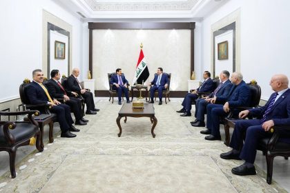 السوداني ووفد الديمقراطي يؤكدان أهمية الإسراع بإنجاز الاستحقاقات الدستورية