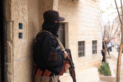 الداخلية السورية: اعتقال زعيم تنظيم داعش بدمشق في عملية أمنية بالتعاون مع التحالف الدولي