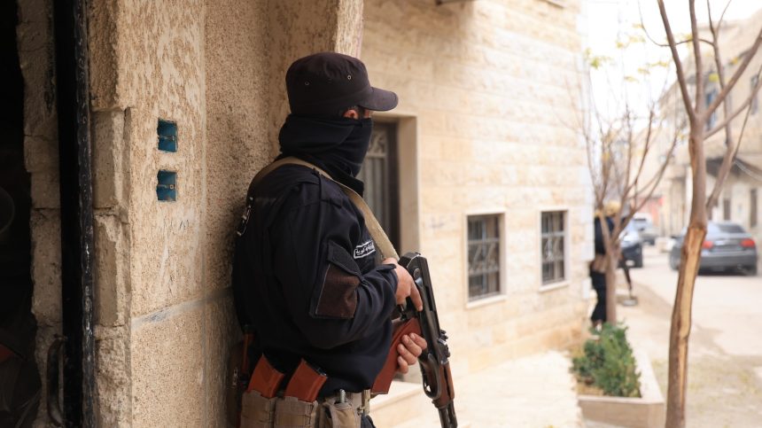 الداخلية السورية: اعتقال زعيم تنظيم داعش بدمشق في عملية أمنية بالتعاون مع التحالف الدولي