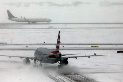 عاصفة ثلجية في أميركا تُلغي ألف رحلة طيران في عطلة عيد الميلاد