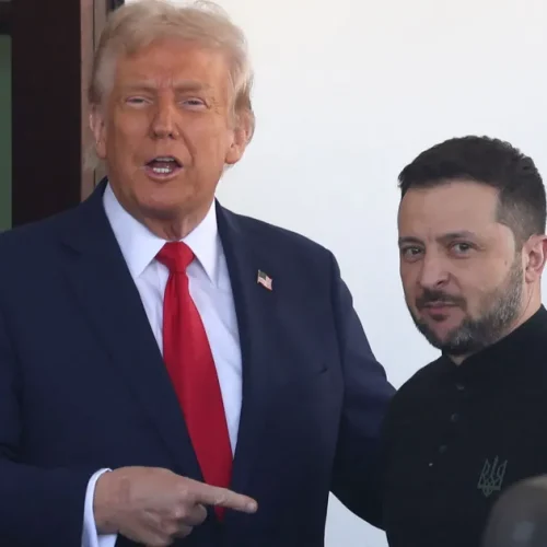 صحيفة: ترامب يحذر زيلينسكي قبل لقائهما