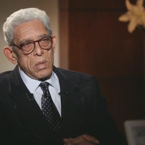 أخرج "الكيت كات" و"أرض الخوف".. وفاة المخرج المصري الكبير داود عبد السيد