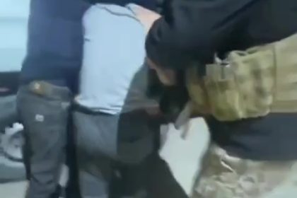 شرطة الكرخ تعلن الاطاحة بعصابة "أبو جاكوج" جنوبي بغداد.. فيديو