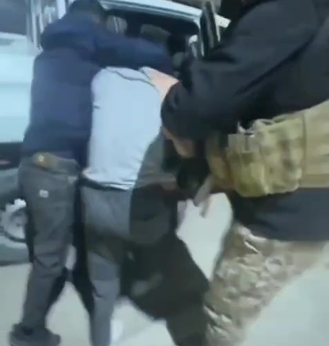 شرطة الكرخ تعلن الاطاحة بعصابة "أبو جاكوج" جنوبي بغداد.. فيديو