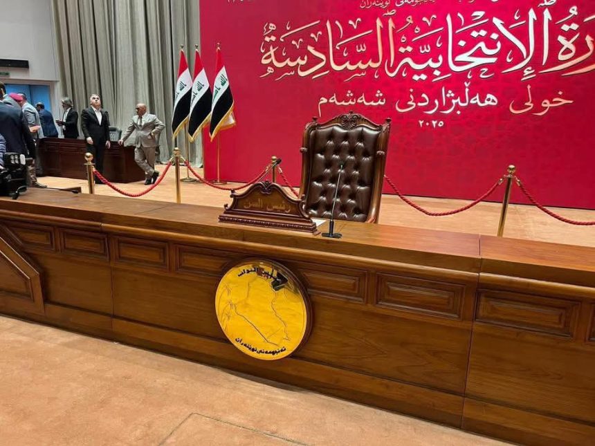 جرس البرلمان يقرع لدعوة النواب لدخول قاعة الجلسة الأولى