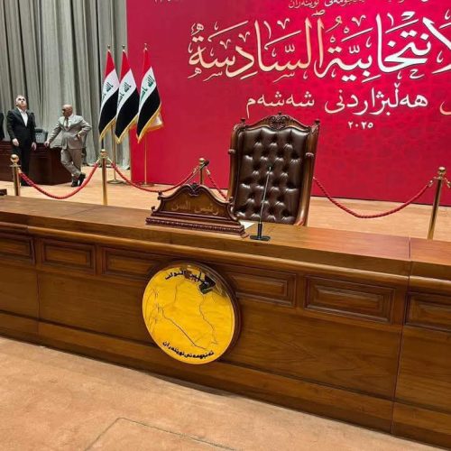 الأمين العام لمجلس النواب يعلن بدء الجلسة الأولى للدورة السادسة