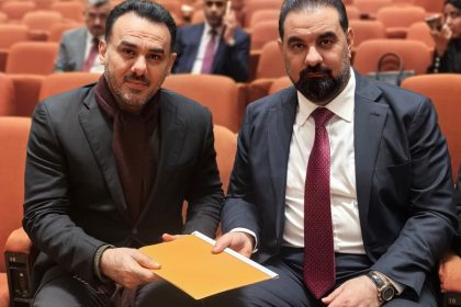 الإطار التنسيقي يقدم تواقيع الكتلة الأكبر إلى رئيس مجلس النواب هيبت الحلبوسي