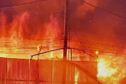 اندلاع حريق داخل احدى قاعات الاعراس ضمن منطقة الوزيرية ببغداد