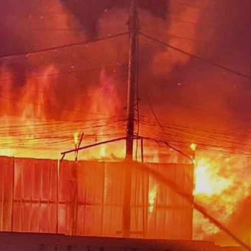 اندلاع حريق داخل احدى قاعات الاعراس ضمن منطقة الوزيرية ببغداد