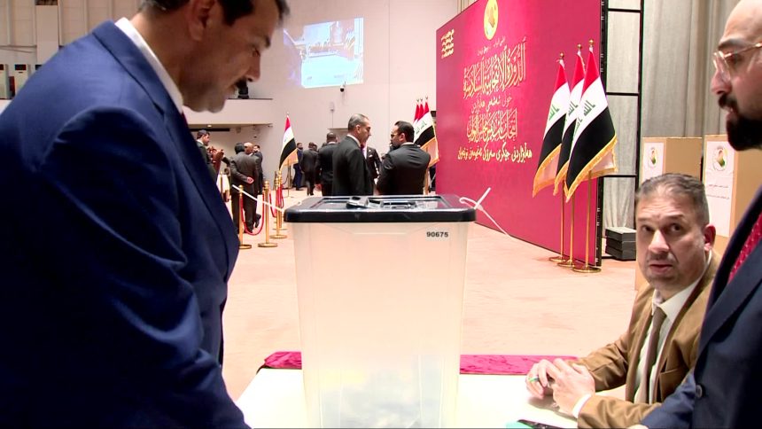 بدء عملية الاقتراع لانتخاب النائب الثاني لرئيس مجلس النواب