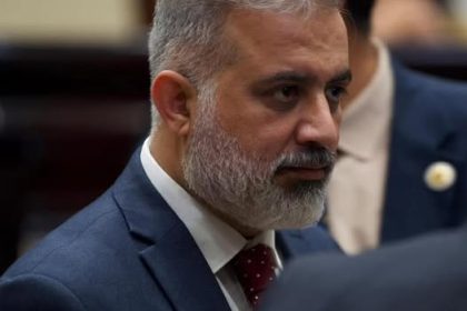 النائب يوسف الكلابي يقدم لرئيس المجلس ورقة الكتلة النيابية الأكبر