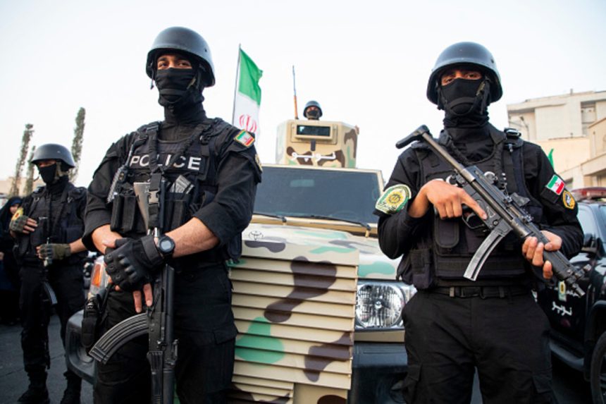 إيران: اعتقال عناصر فريق إرهابي في سراوان