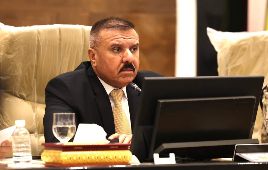 وزير الداخلية يوجه بالابتعاد عن عسكرة الشارع