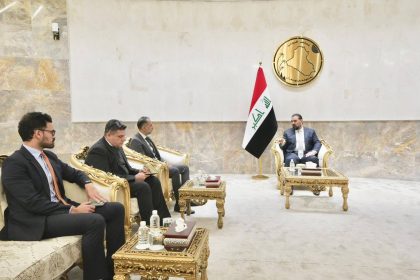 الحلبوسي يبحث مع السفير البريطاني العلاقات الثنائية وتعزيز التعاون بين البلدين