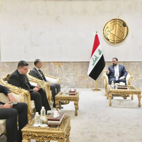 الحلبوسي يبحث مع السفير البريطاني العلاقات الثنائية وتعزيز التعاون بين البلدين