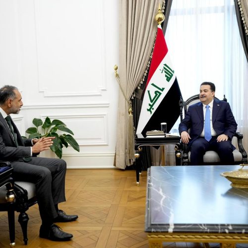 السوداني والسفير البريطاني يؤكدان أهمية العمل على دعم الاستقرار في المنطقة ومنع أي تصعيد