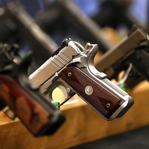 الداخلية تعلن عن خطة لنزع السلاح من المدن خلال 2026