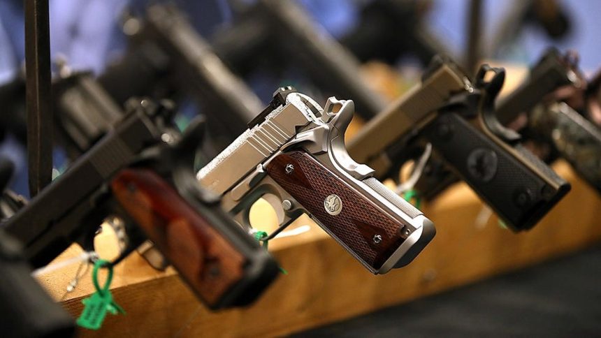 الداخلية تعلن عن خطة لنزع السلاح من المدن خلال 2026