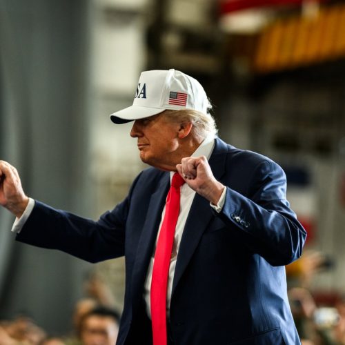 تصل إلى 6.8 مليار دولار.. "بلومبيرغ": ثروة ترامب زادت بنحو 70% في أقل من عام ونصف