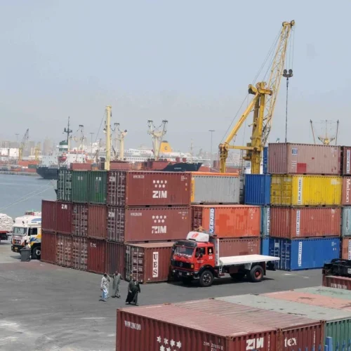 الجمارك تعلن بدء تطبيق البيان الجمركي المسبق على السلع والبضائع كافة