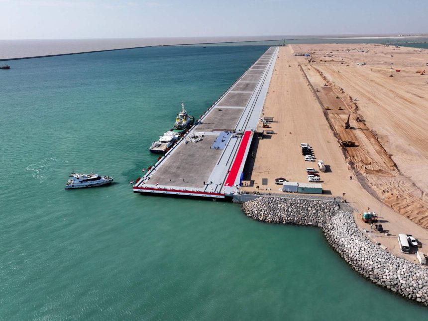 الكهرباء تحدد الأول من حزيران المقبل موعداً نهائياً لإنجاز المنصة العائمة في خور الزبير