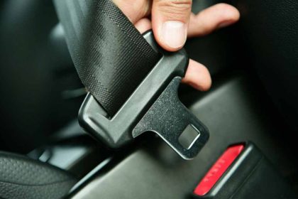 المرور تنفي عدم رصد مخالفة حزام الأمان بالكاميرات