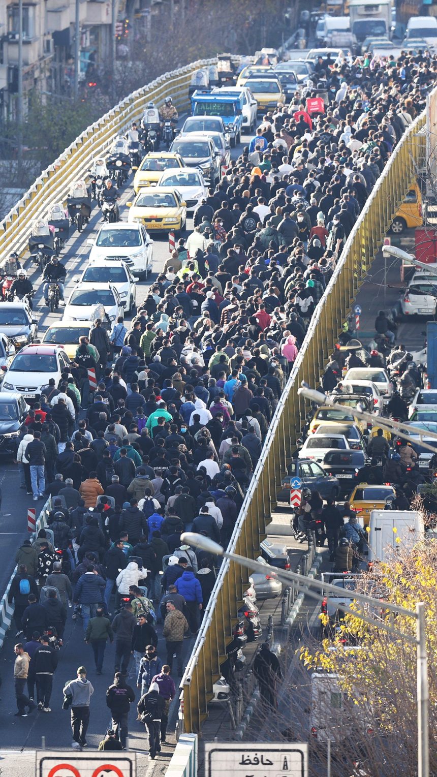 مسؤول أمريكي: القوات الأمريكية لم تتلق أي أوامر للتدخل لنجدة المتظاهرين في إيران