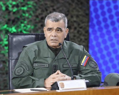 وزير الدفاع الفنزويلي: سنواصل الدفاع عن شعبنا ولا مساومة على حرية واستقلال فنزويلا