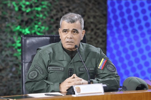وزير الدفاع الفنزويلي: سنواصل الدفاع عن شعبنا ولا مساومة على حرية واستقلال فنزويلا