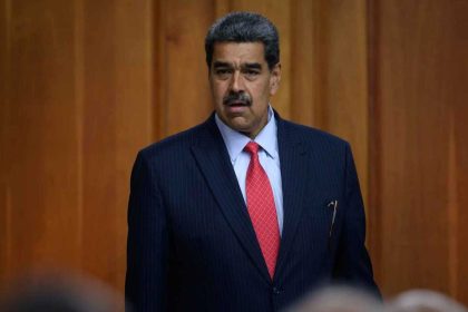 من سائق حافلة إلى رئاسة فنزويلا.. محطات بارزة في حياة نيكولاس مادورو