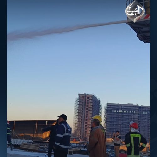 الدفاع المدني يخمد حريقاً في مخزنين وينقذ ثمانية مخازن مجاورة في الكاظمية ببغداد