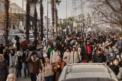 سوريا.. نزوح كبير للأهالي من أحياء في حلب والمحافظ يحذّر من الاقتراب من مواقع "قسد"