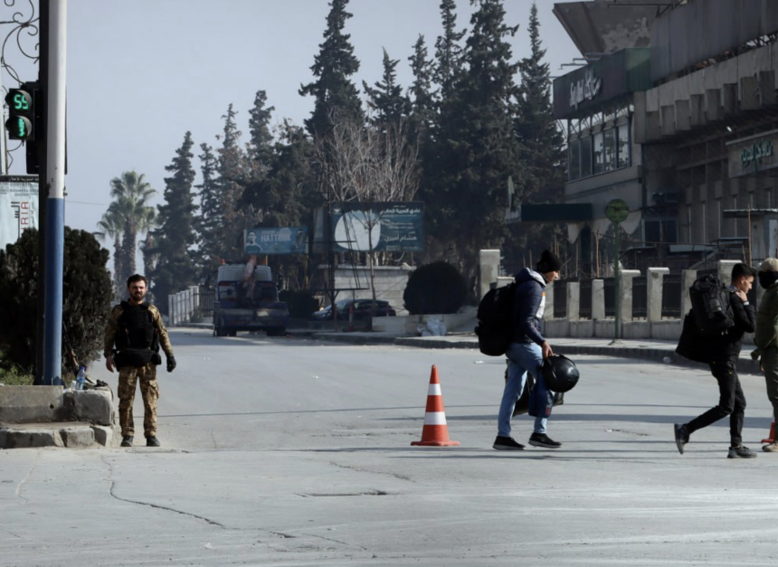 الجيش السوري: فرض حظر للتجوال في أحياء الشيخ مقصود والأشرفية وبني زيد بمدينة حلب