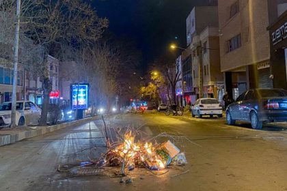 تلفزيون إيران عن الاحتجاجات: عملاء لأميركا وإسرائيل أشعلوا الحرائق