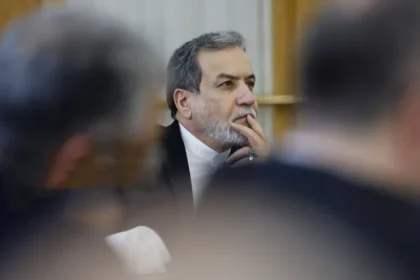 زير الخارجية الإيراني: احتمال التدخل العسكري ضد إيران ضئيل