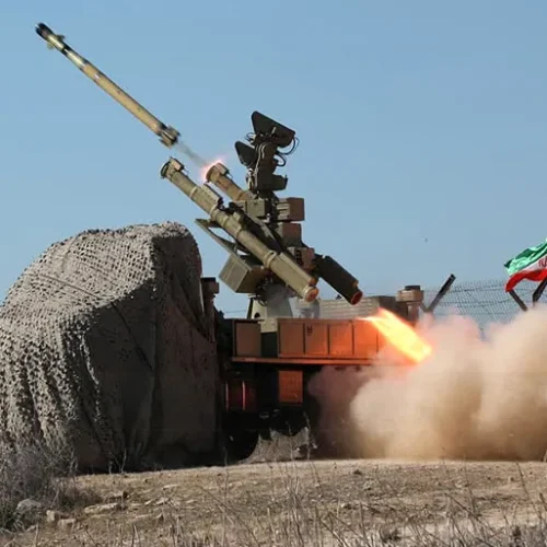 إيران تهدد بالرد على أي هجوم أمريكي بقصف إسرائيل وقواعد واشنطن في المنطقة