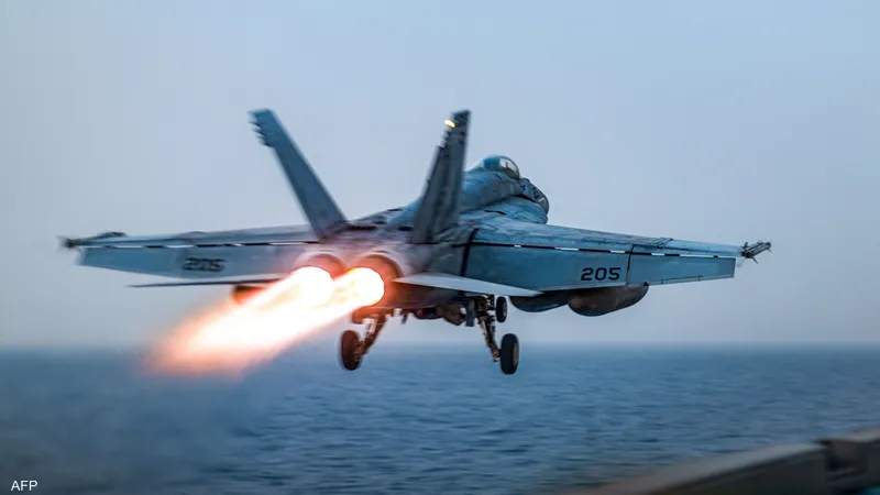 واشنطن تبحث الخيارات.. وطائرات أميركية تحلق قرب إيران